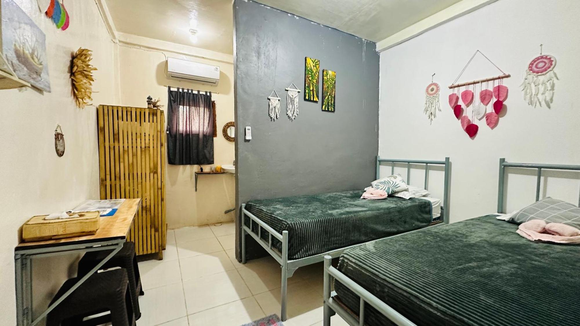 D'Flora Homestay Labuan Bajo Exterior foto